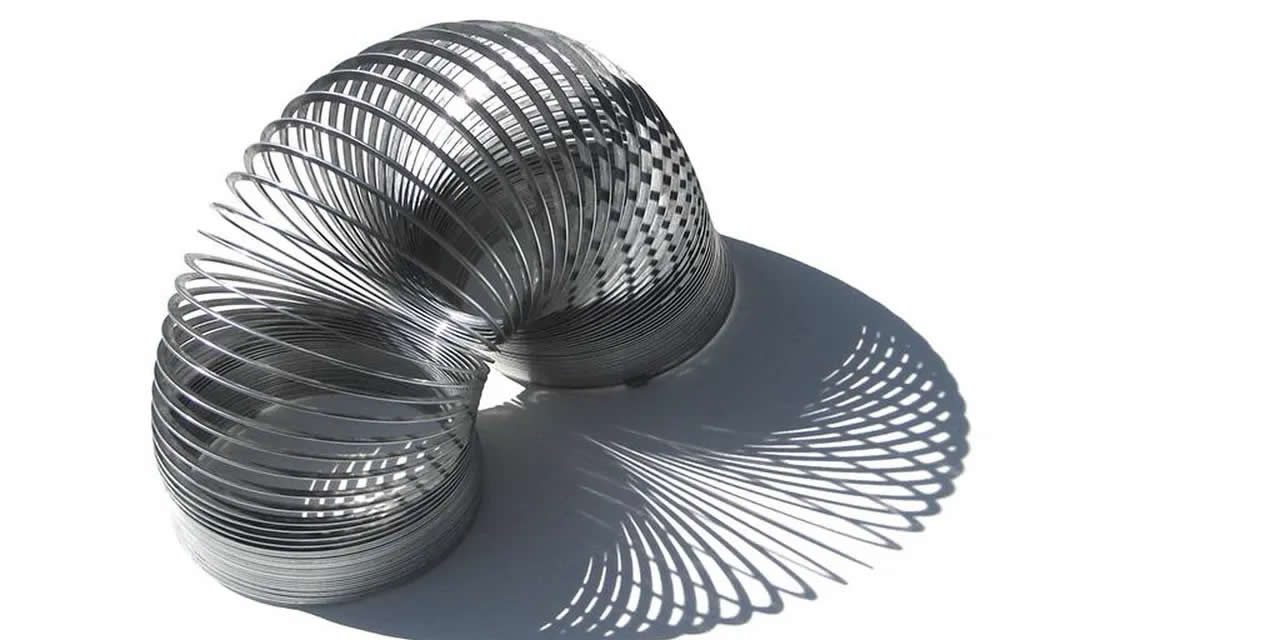 The Joy of Slinky – The Physics of a Metal Marvel